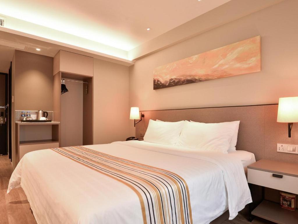 Home Inns Plus Shanghai Xujiahui Branch Exterior photo