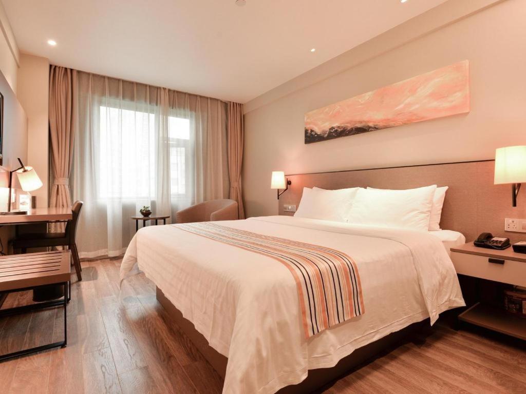 Home Inns Plus Shanghai Xujiahui Branch Exterior photo